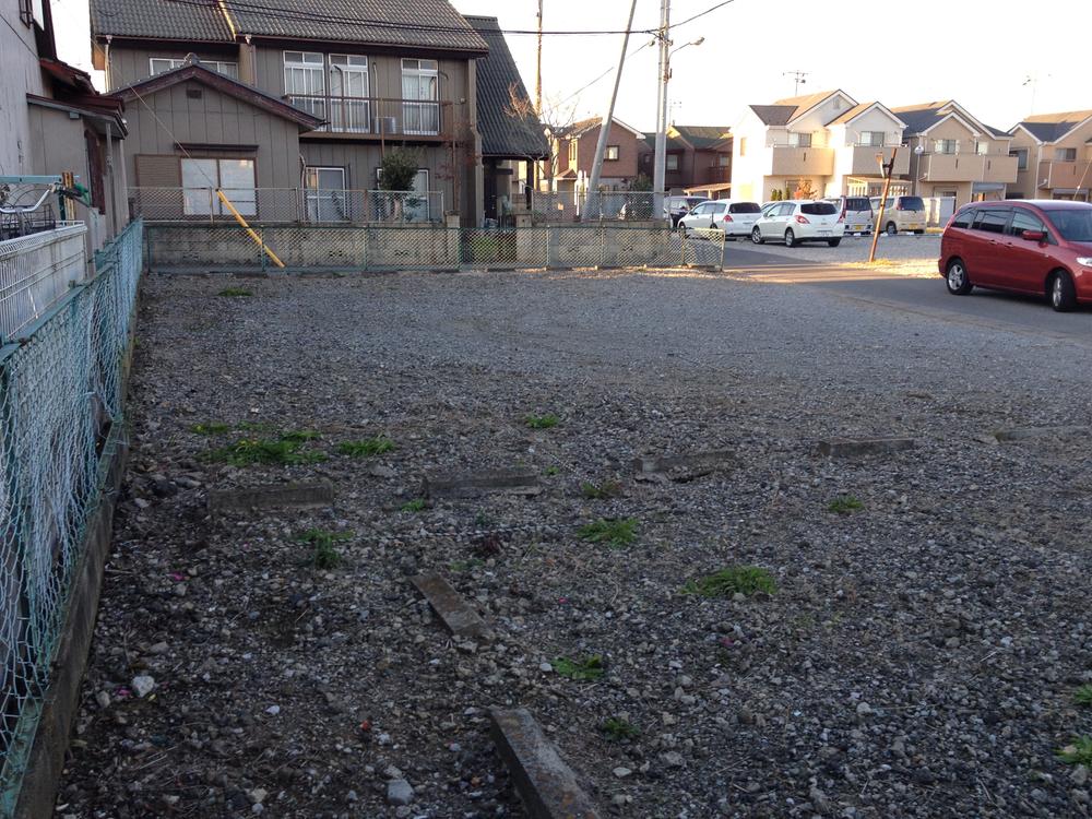 Local photos, including front road. Local (11 May 2013) Shooting