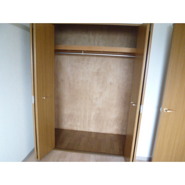 Receipt. Spacious closet