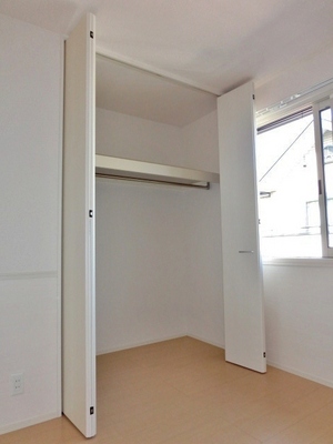 Receipt. One-step closet is on the north side of the Western-style