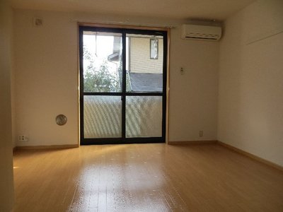 Living and room. Western-style 9.4 Pledge