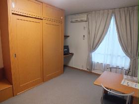 Living and room. 2F above carpet