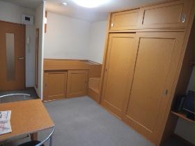 Living and room. 2F above carpet