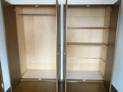 Living and room. About 5 Pledge of Western-style storage space. Important clothing is housed neat here.