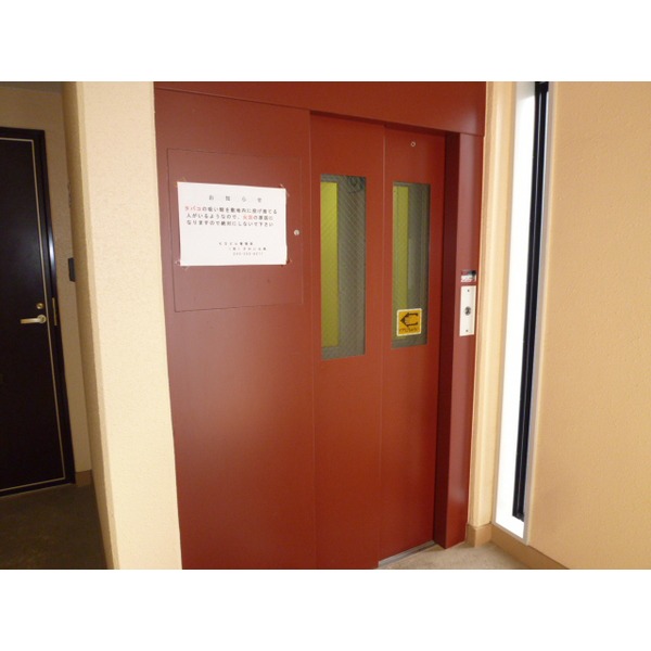 Other common areas. With elevator