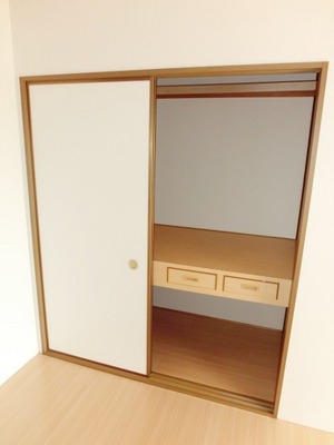 Receipt. Western-style of with storage.