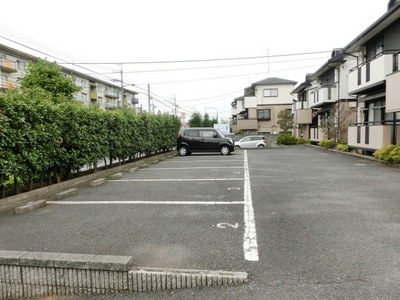 Parking lot. It is on-site parking.