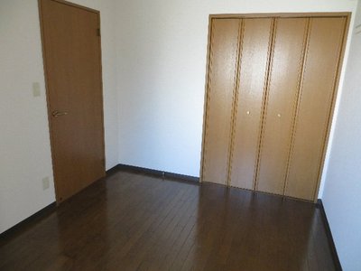 Living and room. 5.6 Pledge of Western-style