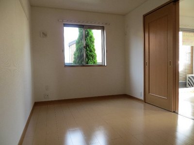 Living and room. 6 Pledge of Western-style