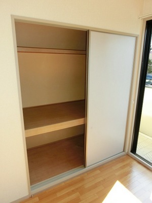 Receipt. 1 between the amount the closet of the Japanese-style