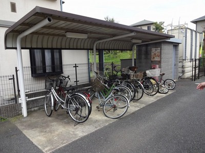 Other common areas. It is protected in rain and wind, Covered parking lot.