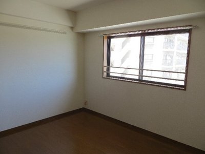 Living and room. 5.6 Pledge of Western-style