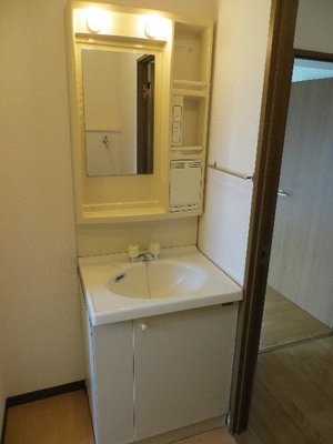 Washroom. Check my polish is here