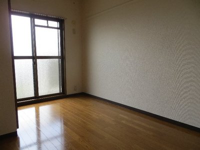 Living and room. Space that flows slow time