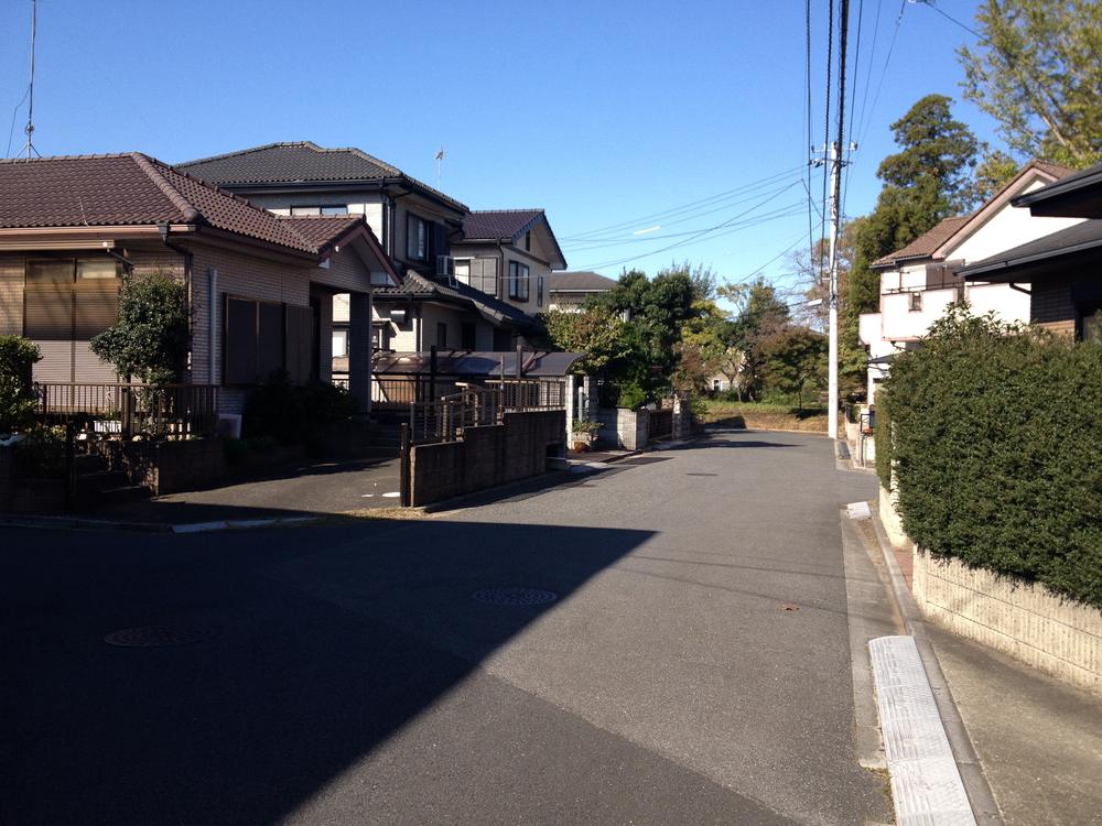 Local photos, including front road. Local (11 May 2013) Shooting