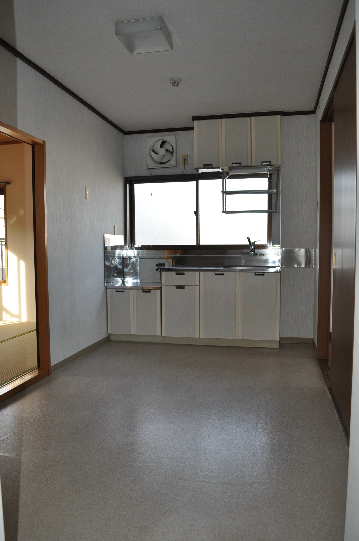 Kitchen. Spacious dining kitchen