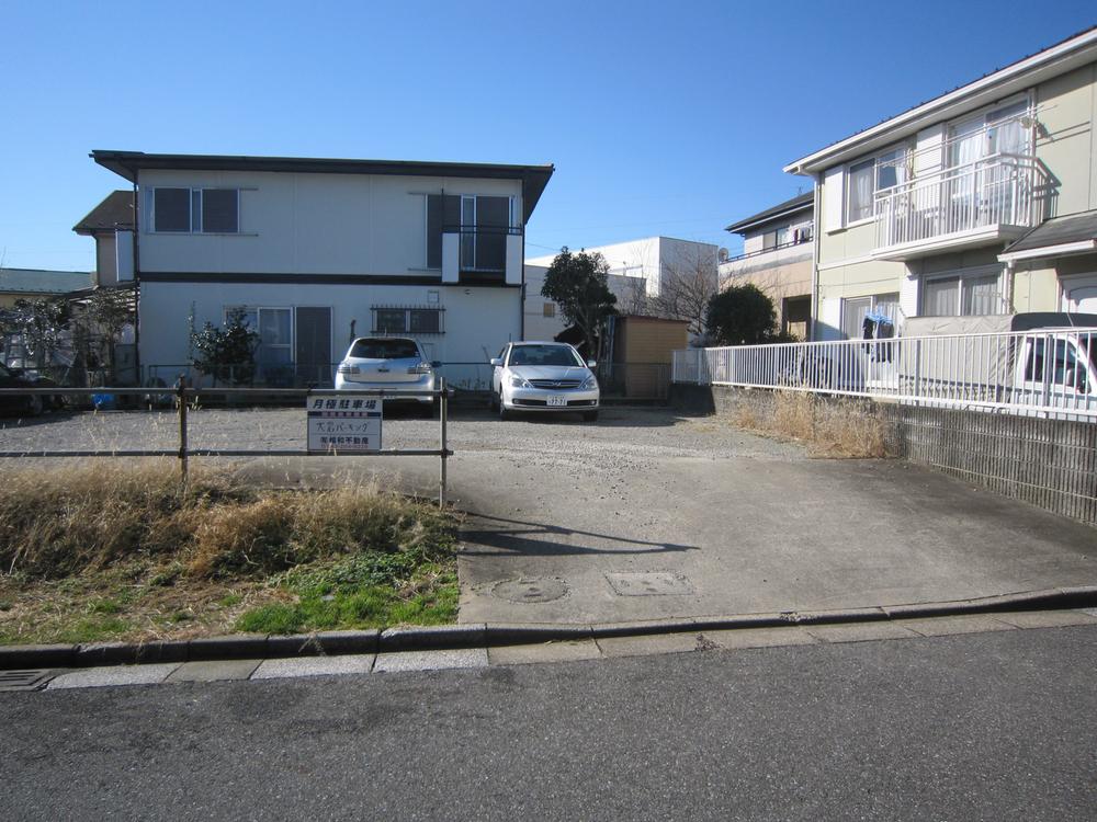 Local photos, including front road. Local (March 2013) Shooting