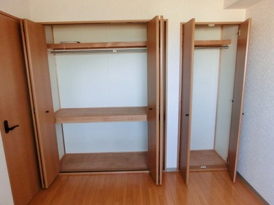 Receipt. Spacious 1 between half storage