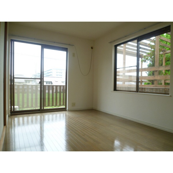 Living and room. Bright two-plane window!