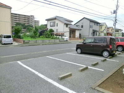 Parking lot. And out easily Parking