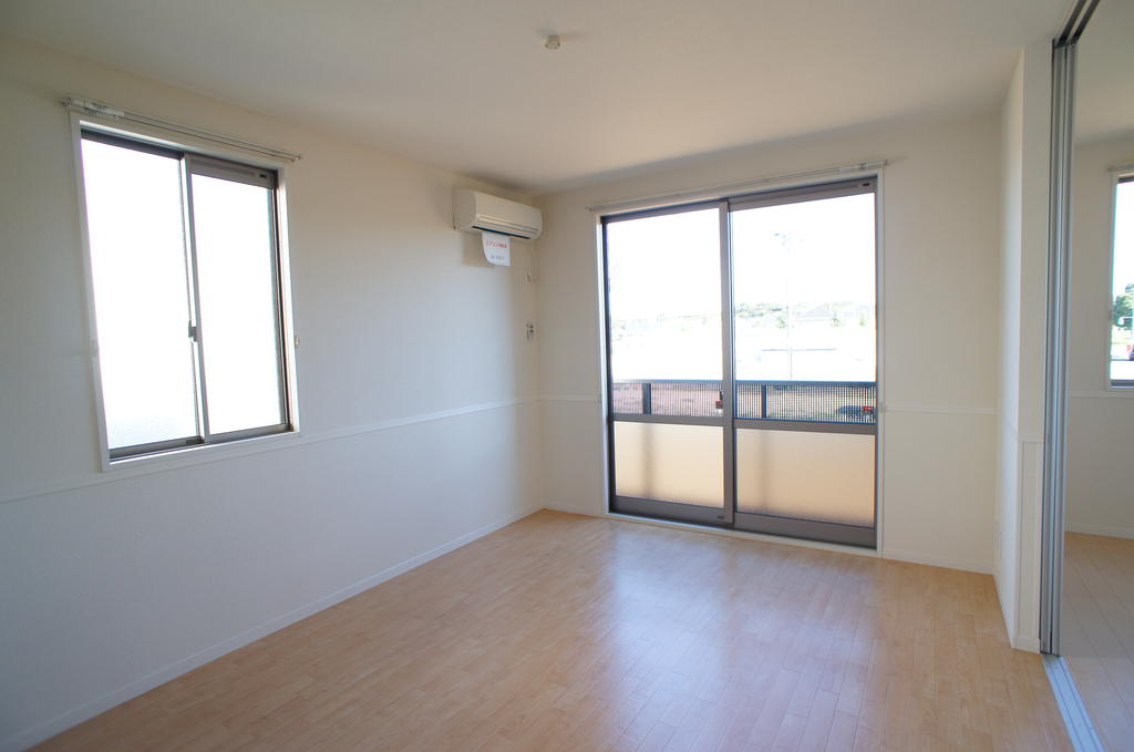 Living and room. 11.5 Pledge of living dining