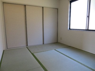 Living and room. We also Tatamigae