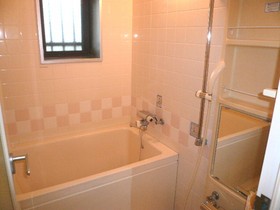 Bath. There bathroom window, You can ventilation! 