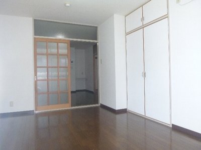 Living and room. 6.3 Pledge of Western-style