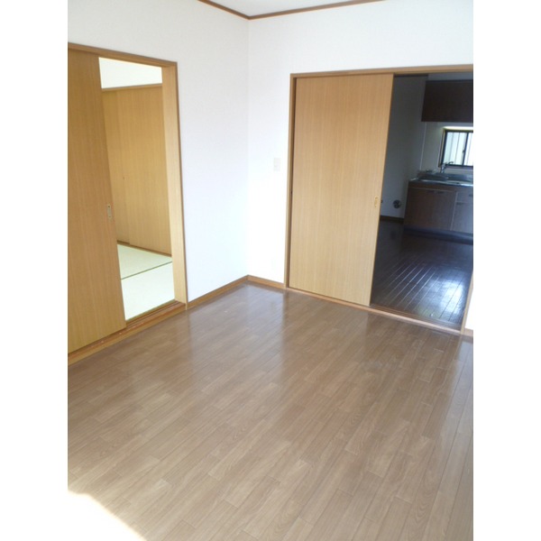 Other room space. Good per sun! !