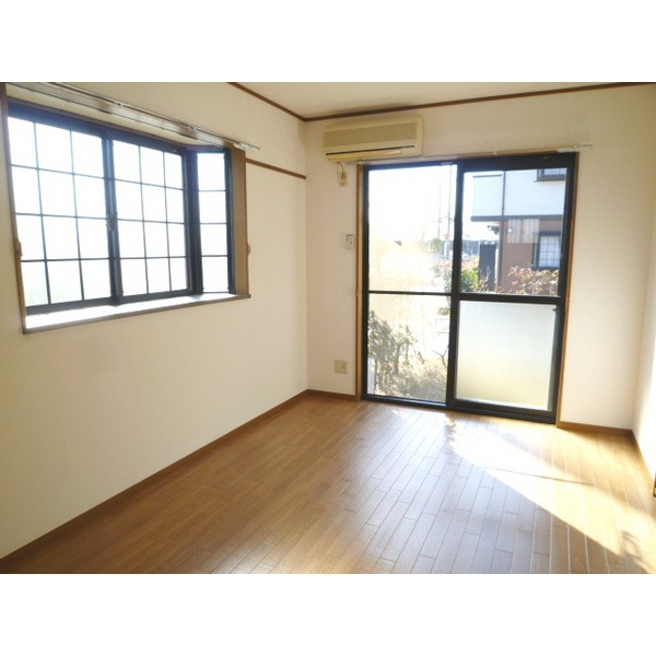 Living and room. Sunny ☆