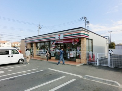Convenience store. 360m to Seven-Eleven (convenience store)