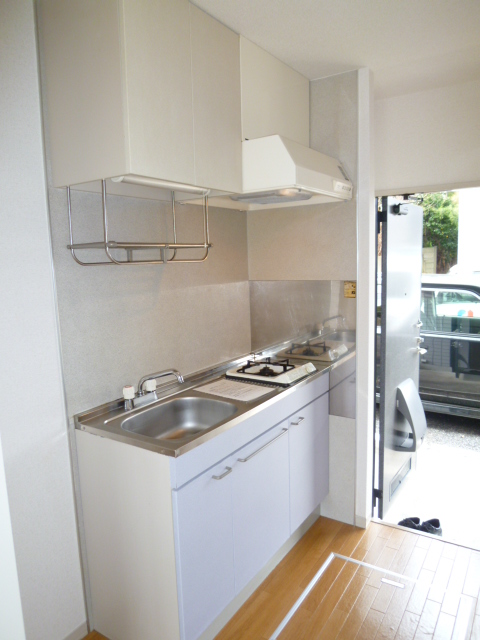 Kitchen. Easy-to-use standard type of kitchen