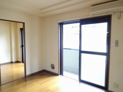 Living and room. About 8.6 Pledge of living dining.