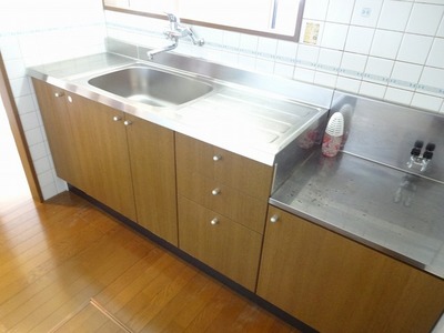 Kitchen. Your favorite is a gas stove can be installed.