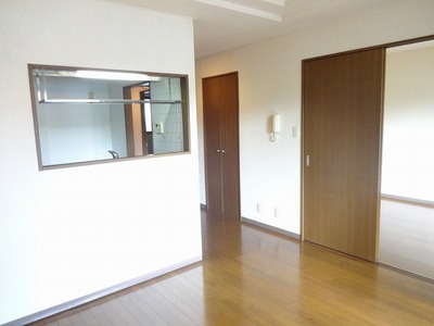 Living and room. Since the counter kitchen while cooking understand the state of the living