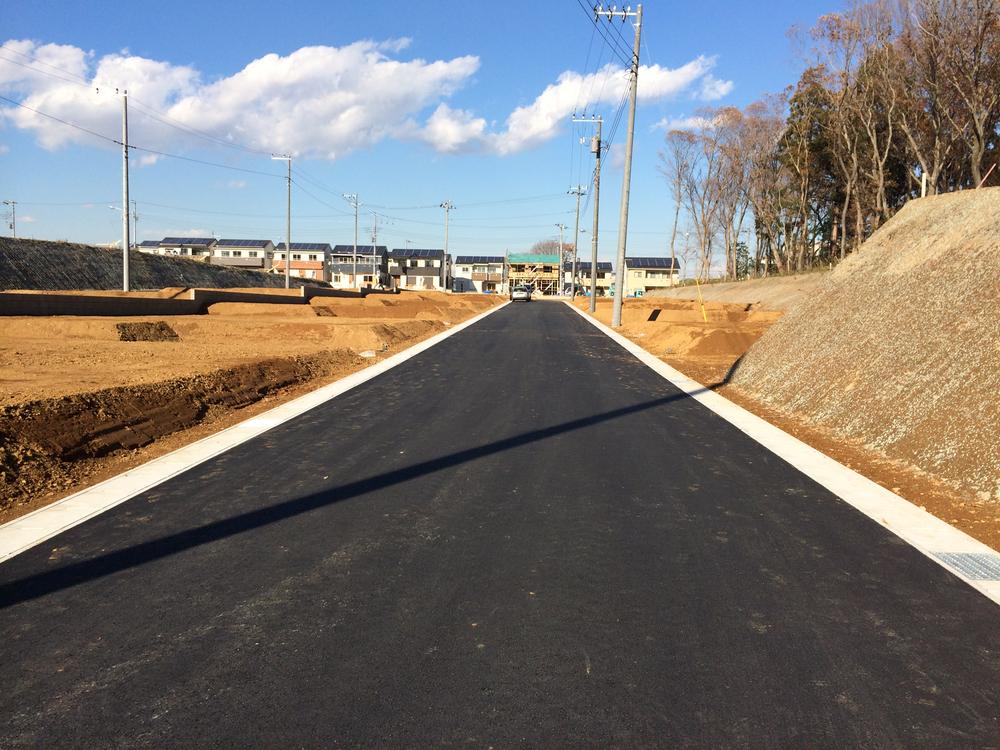 Local photos, including front road. Local (12 May 2013) Shooting