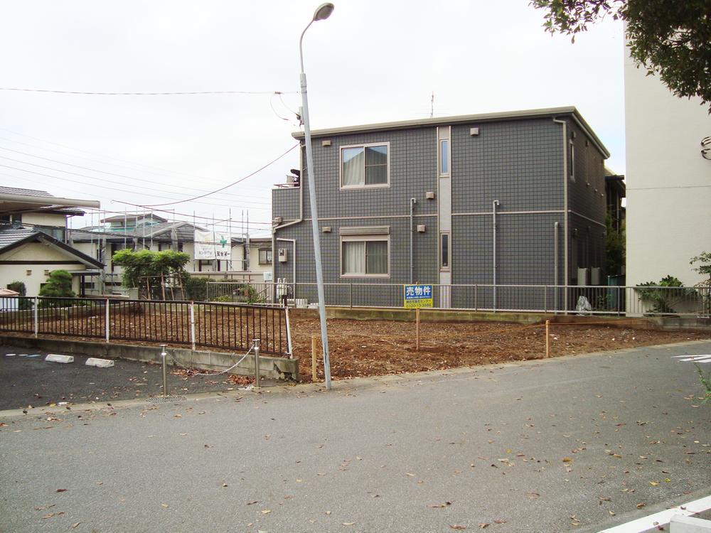 Local photos, including front road. Local (10 May 2013) Shooting