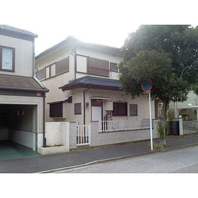 Local land photo. Building exterior 1