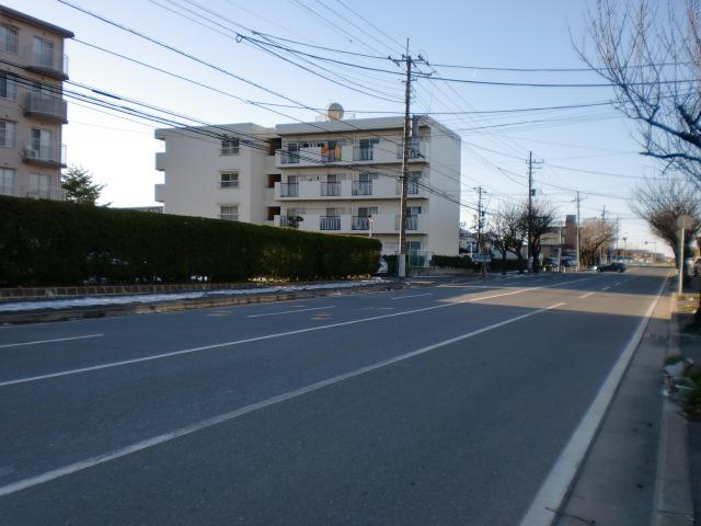 Local photos, including front road. Local (January 2013) Shooting