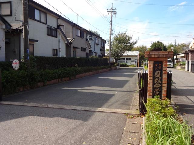 Junior high school. 2100m to Kaizuka junior high school