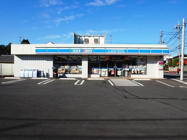 Convenience store. 120m to Lawson