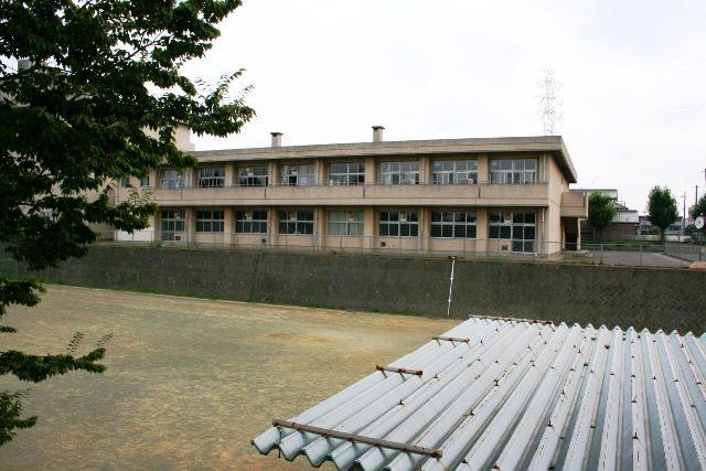 Other. 1880m to the Chiba Municipal Kaizuka junior high school