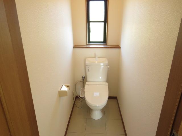 Toilet. Indoor (10 May 2013) Shooting