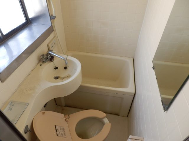 Bath. Open and airy is Goi!