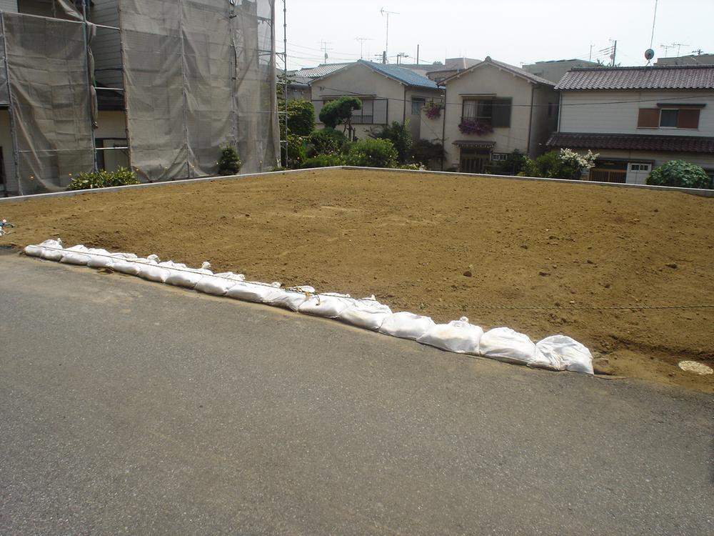 Local land photo. Local (07 May 2013) Shooting. Because there is a height with front of residential land in the chick stage, Please build a dream of my home on your hope of plan.