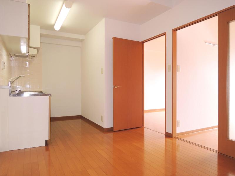 Living and room. Since the distribution type of rooms How many