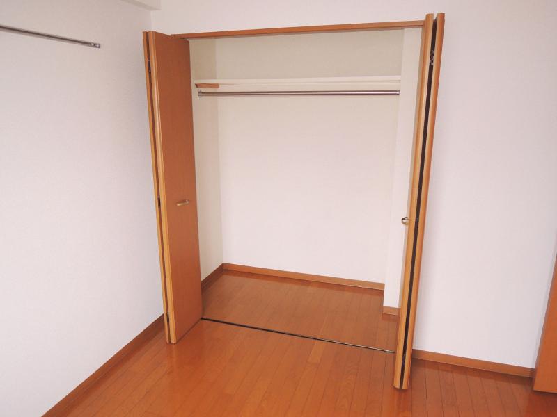 Receipt. Storage is located in each room!