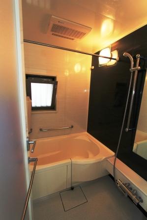 Bathroom. There is a window, Airy bathroom