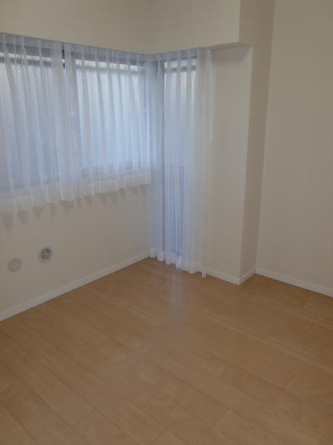 Non-living room. Indoor (11 May 2013) Shooting