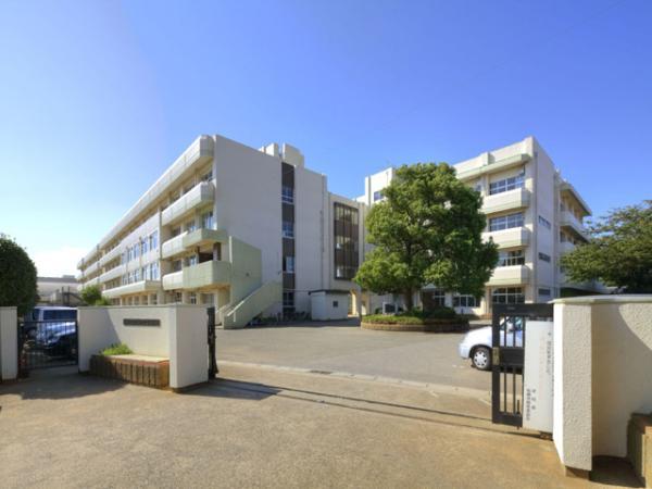 Junior high school. 320m Funabashi until junior high school Municipal Yakigaya junior high school