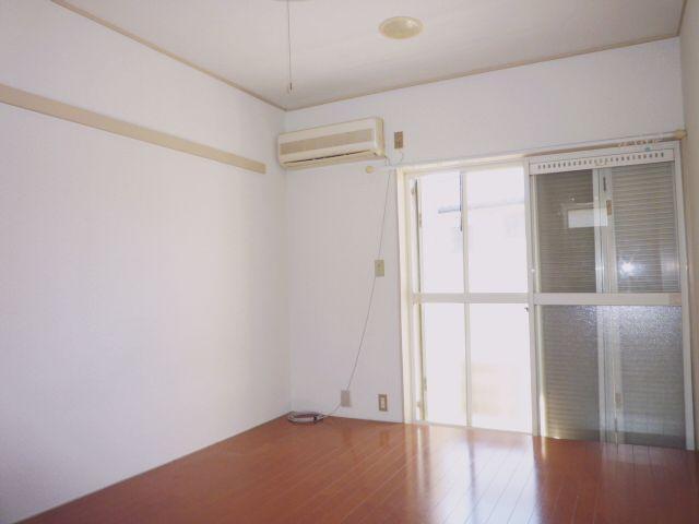 Living and room. Western style room. Flooring